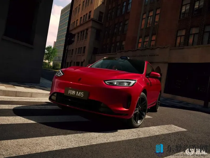 和平精英女性的乳汁能有多少：汽车安全升级：女性健康元素跨界融合新突破-1