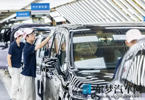 10月新能源车销量榜：零跑B10登顶，新势力改写行业秩序-1