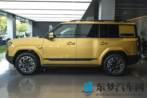 家庭用车选TA！方程豹钛7的空间、续航、智能、安全表现都不错-1