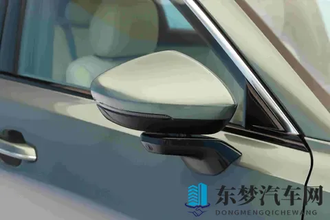 新车 中大型SUV_续航最高205公里,红旗HS6 PHEV将于11月15日预售-3