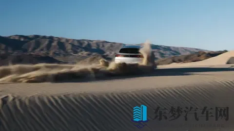 竟然出现在这里？首试奔驰纯电GLC，沙丘冲浪考验软件与性能表现-1