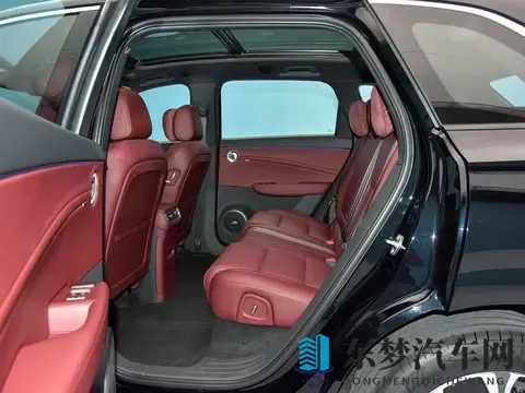 插混中大型SUV_五座布局_带冰箱 红旗HS6 PHEV将于11月15日预售-3