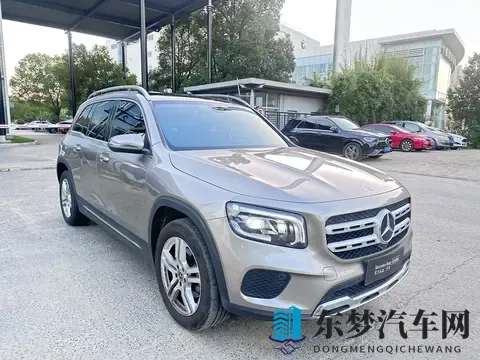15万多拿下准新奔驰GLB，家用代步香不香？-1