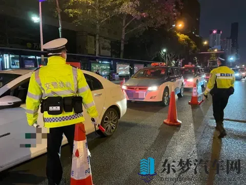 黄色APP下载大全:汽车驾驶必备:最新APP大全大揭秘-2