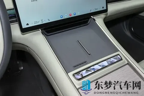 2025款星纪元ES增程版Ultra四驱旗舰:实力与智能兼备-3