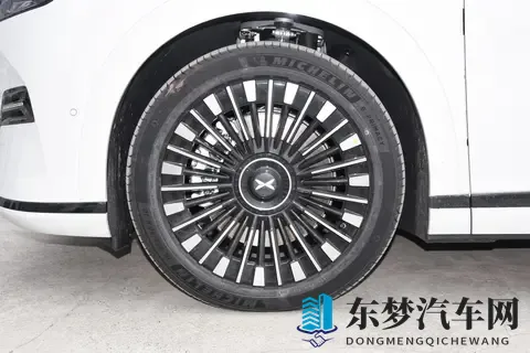 预售35万起&综合续航里程1602km 小鹏X9增程版实车到店-1