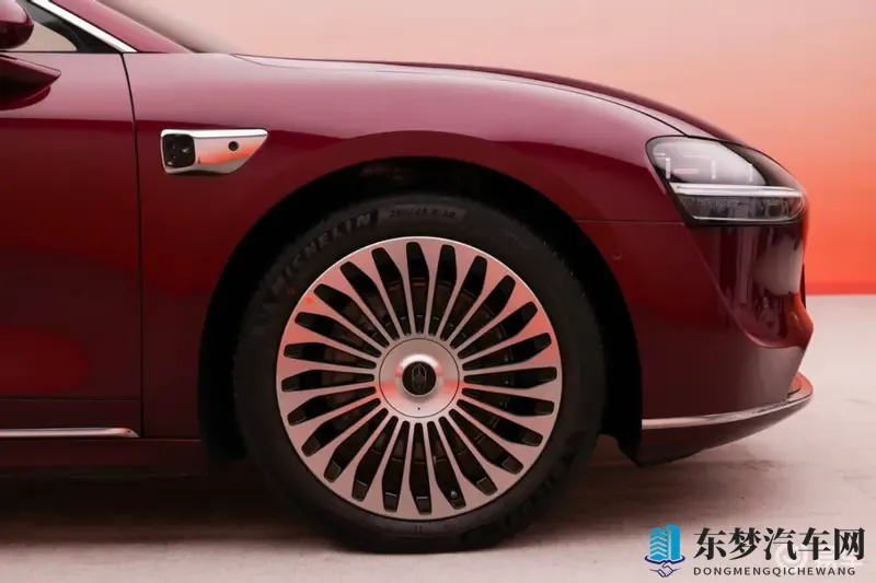 新款享界S9：以智能驾驭未来，重塑豪华出行新标杆-1