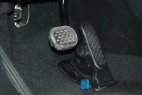 十多万买豪华插混?smart精灵#5 EHD3 屏联动 + 真皮座椅,家用够实在-3