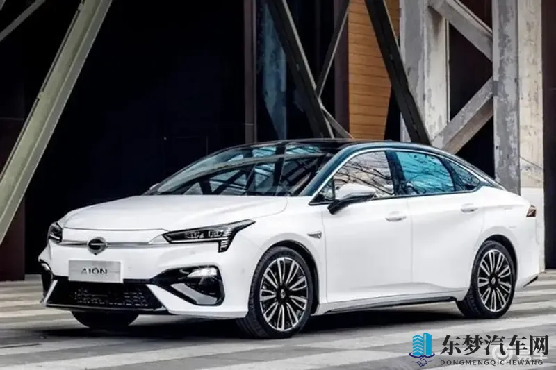 Aion S：你的智能纯电家庭伙伴