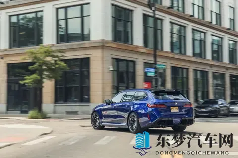 插电混动高性能旅行车，2025款宝马M5旅行版实车图曝光-2