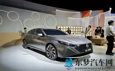 日产天籁竟然用上鸿蒙座舱？合资车这是服了还是被逼急了？-1