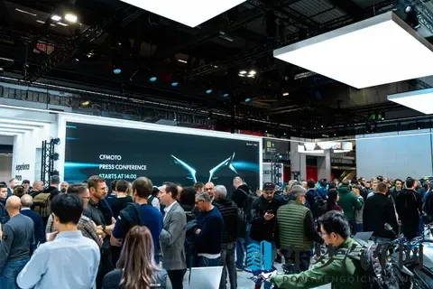 感谢春风,为我们中国摩托车品牌在世界顶级舞台上长脸了!-1