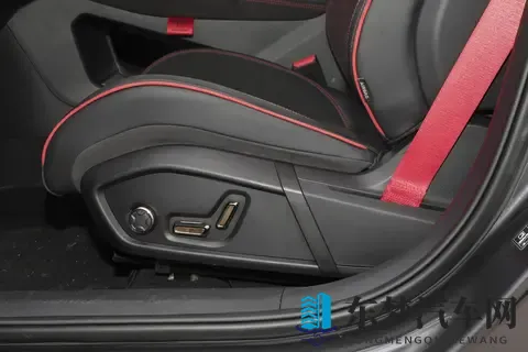 中国性能车的全新标杆,领克03+ 2026款 20TD 性能进阶版-3