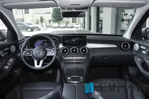 2025款奔驰C级怎么选？五款配置差异与终端优惠全解析-3