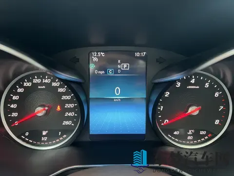 19万拿下昆明一手黑武士，20款奔驰GLC260L，家用代步好选择-3