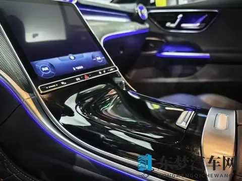 23万多拿下准新奔驰C级，体验豪华品牌的运动范儿-1