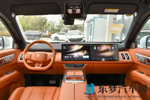 30万级家用六座SUV，最近俩硬货正面刚，选谁得把参数扒准-2