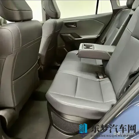 丰田全新威兰达实车正式亮相!全新外观设计 内饰调整 搭配混动系统-3