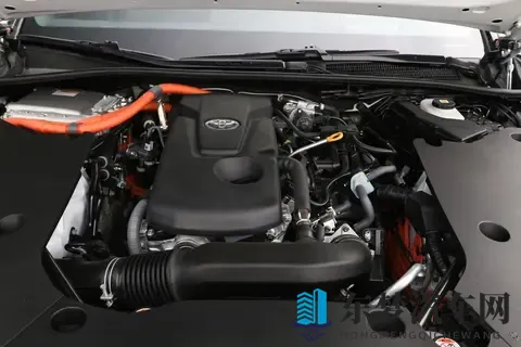 2024款进口皇冠选购指南：至享版 vs 至尊版深度解析-3