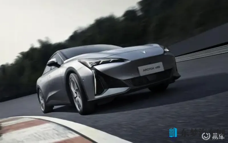 juliaann最猛一次：超级跑车惊艳亮相，性能升级再创辉煌-1