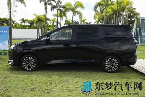 我的星光730 2025款到店体验:一辆适合全家出行的7座车-2