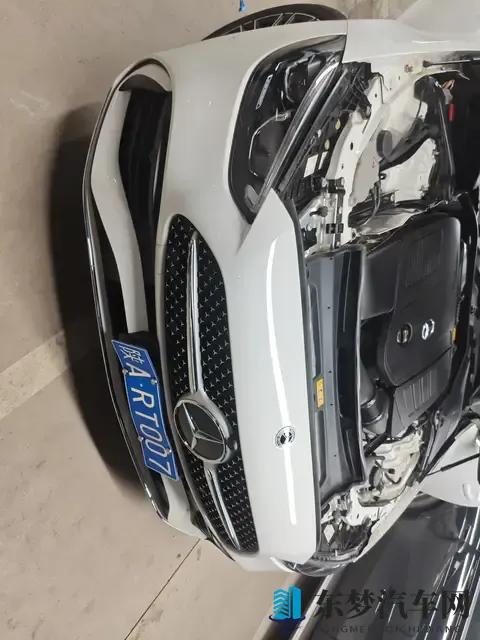 2万公里，一手白色奔驰C级，22万多体验豪华质感！