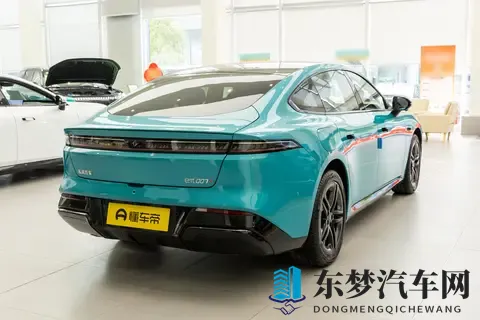 年轻人买车看这款,大溜背+无框门,激光雷达+电动尾翼,37s破百-2