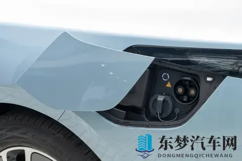 2025款星纪元ES上市，1528万起！增程+纯电双动力，值得买吗？-3