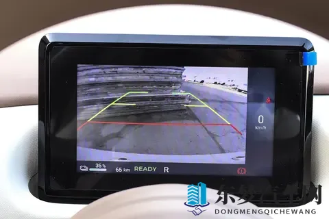 2025 款五菱宏光 MINIEV 四门版深度评：从空间到性能的全面解读-2