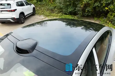 这款15万级四驱轿跑，37s破百，配激光雷达，轴距2915mm，太带劲-3