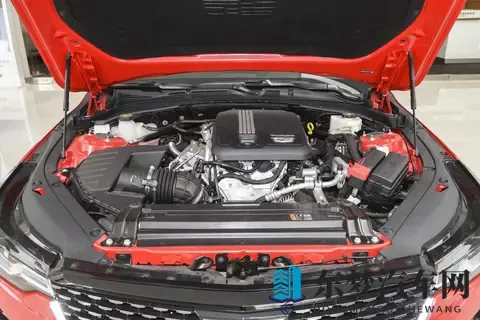 15 万拿下豪华后驱！凯迪拉克 CT4 各版本怎么选不踩坑-1