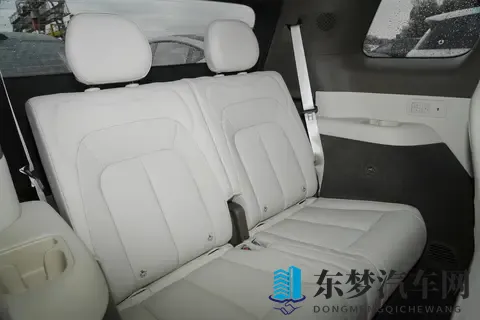 带全家出行，我选择腾势 N8L 的原因：空间、配置兼顾实用与经济-3