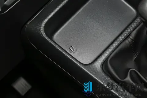 10万级MPV星光730，七座还带电动侧滑门!-3