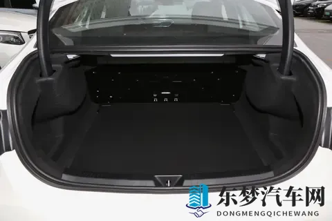奔驰 A 级配置拆解：A180L 与 A200L 怎么选？144 万差价值不值-3