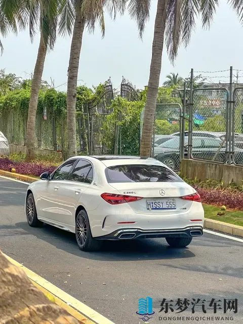 24款准新奔驰C级，24万拿下，香不香？-3