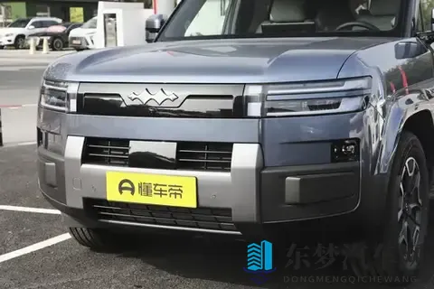 方程豹钛7实车体验：大五座布局，空间宽敞舒适，适合家用-2