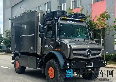 奔驰旅居车：铁皮屋里的移动生活实验-2