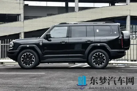 方盒子造型，30多万的价格，这款硬派SUV有什么亮点？-2
