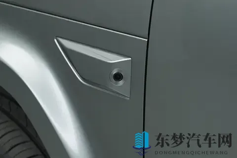 上市首月交付破万！续航1300公里+越级大空间，家用SUV可看钛7？-3