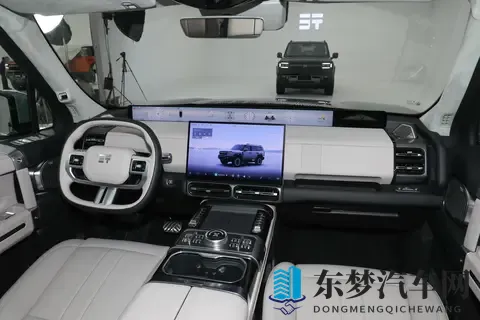 3299万元起售，20T插混+四驱，硬派SUV纵横G700适合家用？-3