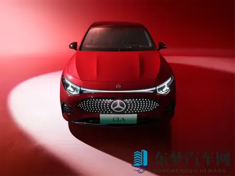 全新梅赛德斯-奔驰纯电CLA上市，249万元起售