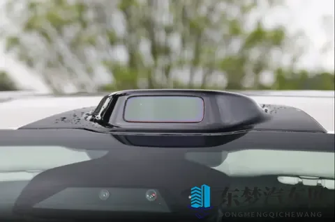 想买MPV被26款岚图梦想家吸引，这些细节，让家庭出行更舒心-2