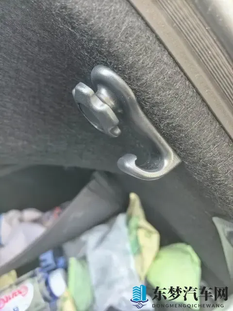 即便满载出游,行李也都有处安放,怎一个大字了得-1