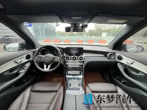 19万拿下昆明一手黑武士，20款奔驰GLC260L，家用代步好选择-2