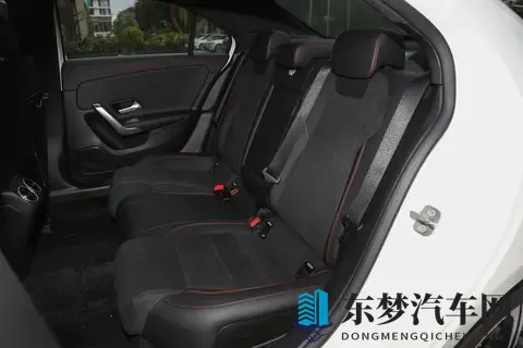 奔驰 A 级 A 180 L 与 A 200 L 时尚型怎么选 多维度分析给你参考