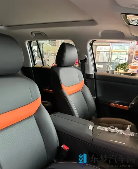 年轻人的“全能座驾”！BJ30旅行家如何拿捏“可城可野”？-3