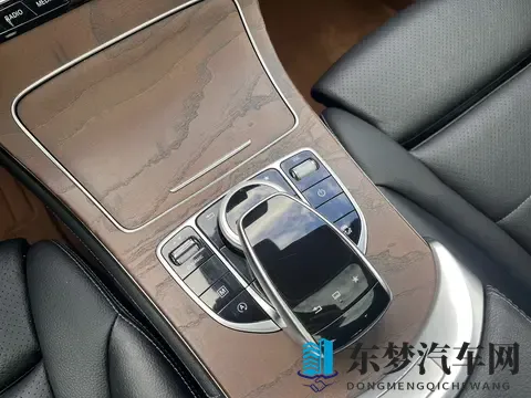 #二手车推荐#10万拿下当年落地近50万的奔驰GLC，圆你豪华SUV梦-3