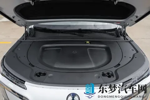 腾势N8L尊荣型,2025款旗舰SUV,家庭出行好帮手-2