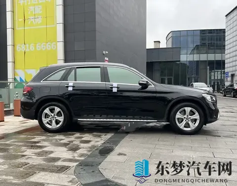 19万拿下昆明一手黑武士，20款奔驰GLC260L，家用代步好选择-1