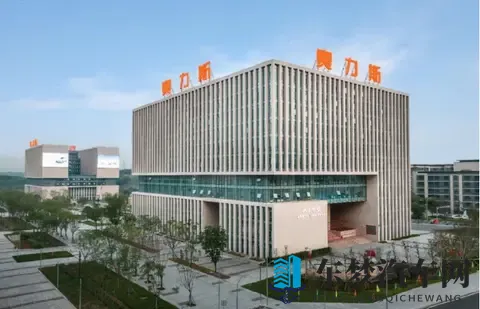 赛力斯港股上市首日破发，问界已经跌落神坛？-1